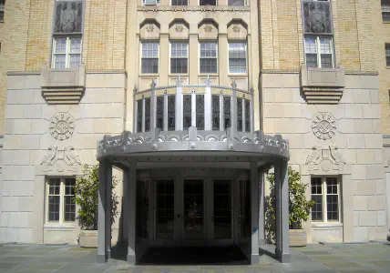 Entrance to Kennedy Warren Apartments